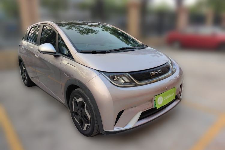 Used BYD Dolphin 2021 405 km Fashion Edition Front Right 45 Deg