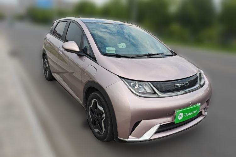 Used BYD Dolphin 2021 405 km Fashion Edition Front Right 45 Deg