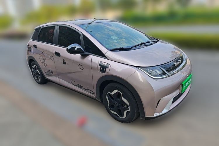 Used BYD Dolphin 2021 405 km Fashion Edition Front Right 45 Deg