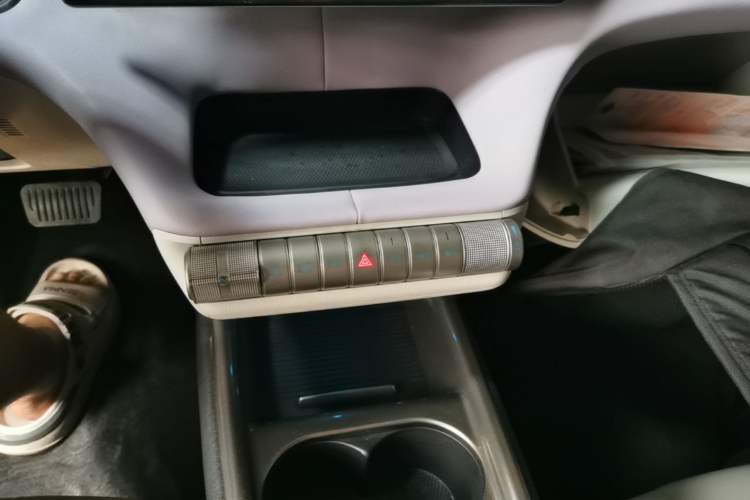 Used BYD Dolphin 2021 405 km Free Version Gear Lever