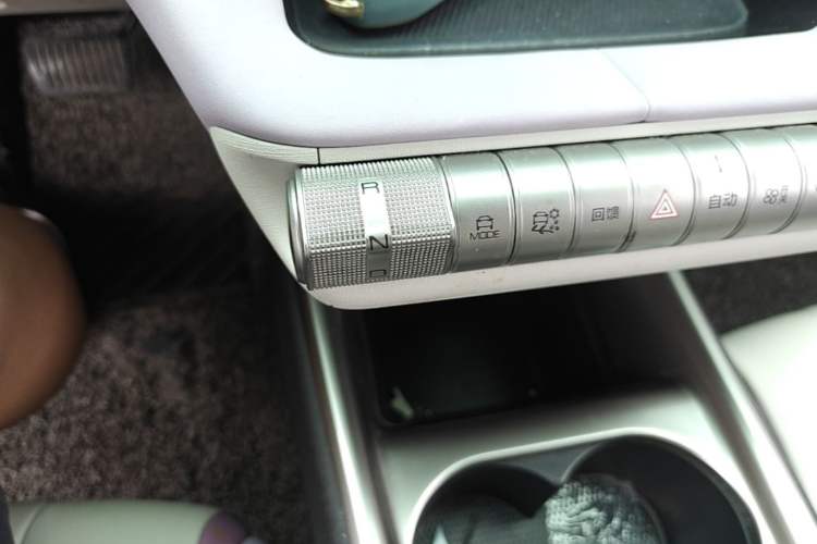 Used BYD Dolphin 2021 405 km Fashion Edition Gear Lever