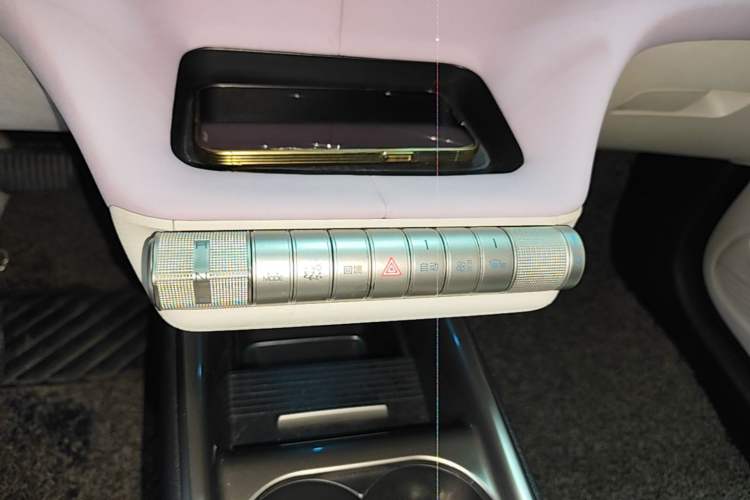 Used BYD Dolphin 2021 405 km Fashion Edition Gear Lever