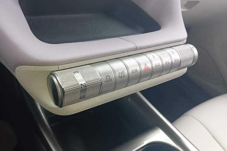 Used BYD Dolphin 2021 405 km Fashion Edition Gear Lever