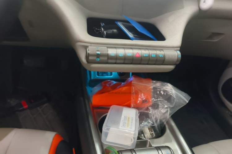 Used BYD Dolphin 2021 405 km Fashion Edition Gear Lever
