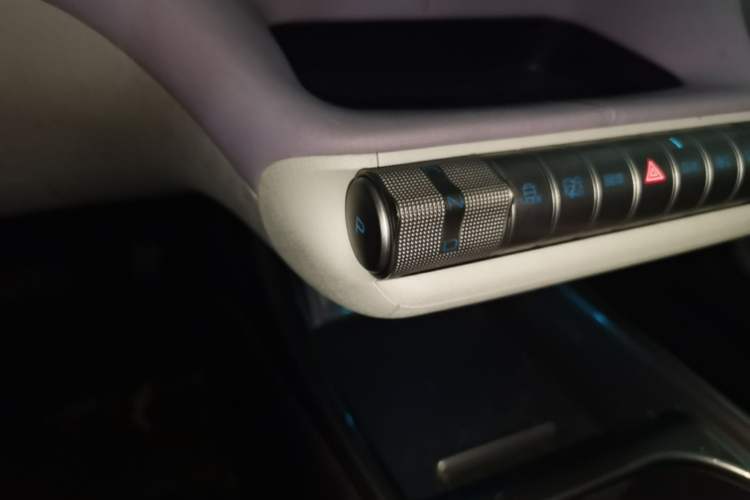 Used BYD Dolphin 2021 405 km Fashion Edition Gear Lever