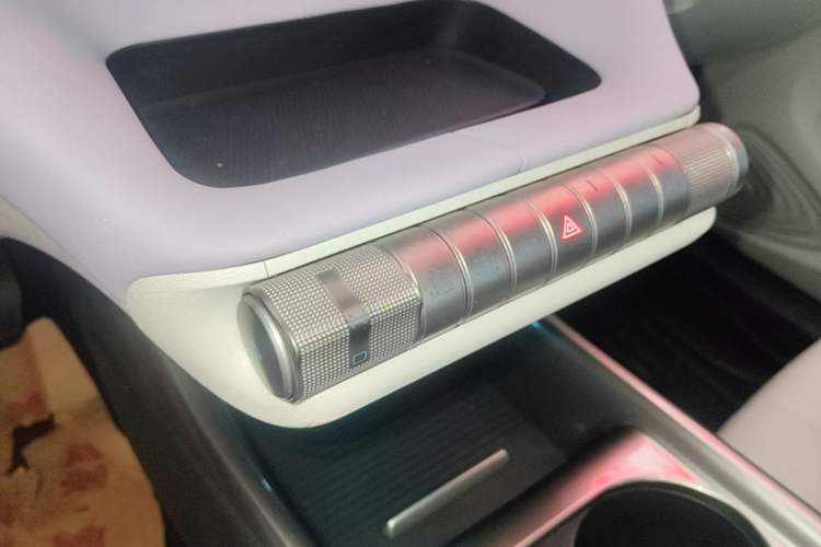 Used BYD Dolphin 2021 405 km Fashion Edition Gear Lever