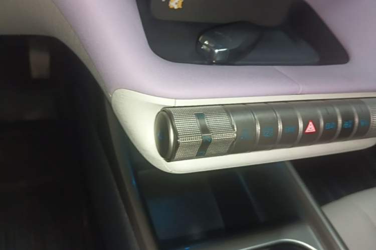 Used BYD Dolphin 2021 405 km Fashion Edition Gear Lever