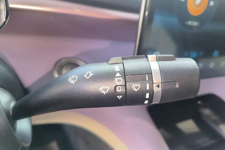 Used BYD Dolphin 2021 405 km Fashion Edition Gear Lever