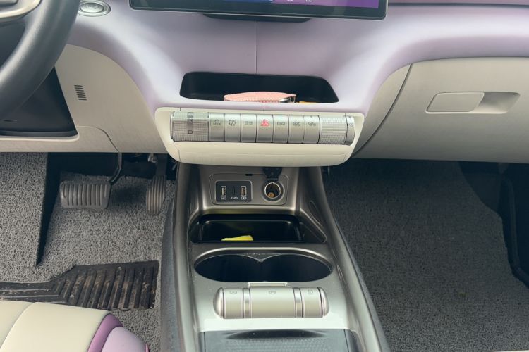 Used BYD Dolphin 2021 405 km Fashion Edition Gear Lever