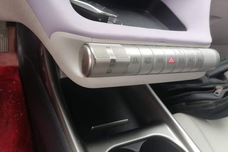 Used BYD Dolphin 2021 405 km Fashion Edition Gear Lever