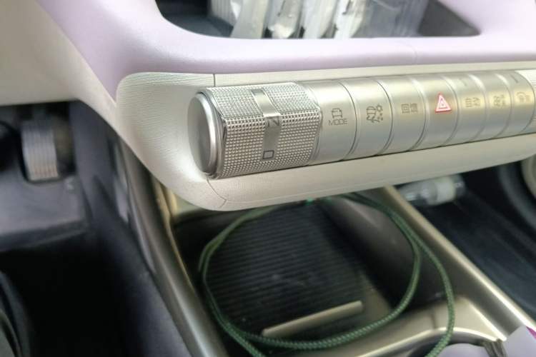 Used BYD Dolphin 2021 405 km Fashion Edition Gear Lever