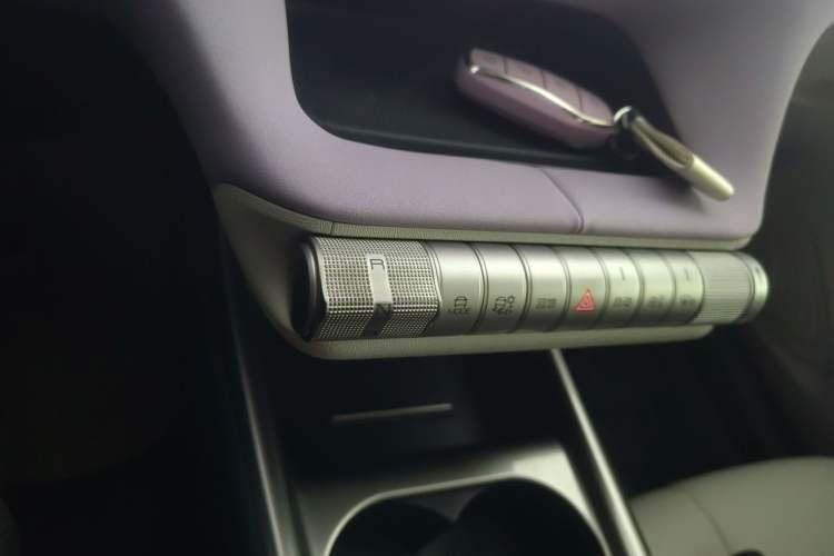 Used BYD Dolphin 2021 405 km Fashion Edition Gear Lever