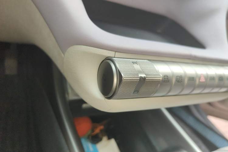 Used BYD Dolphin 2021 405 km Fashion Edition Gear Lever