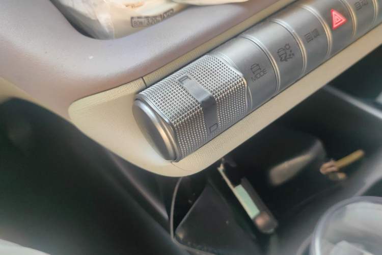 Used BYD Dolphin 2021 405 km Fashion Edition Gear Lever