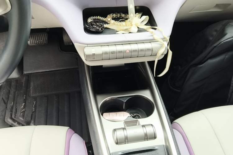 Used BYD Dolphin 2021 405 km Fashion Edition Gear Lever