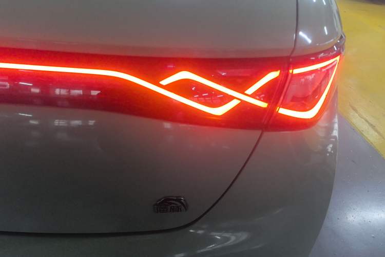 Used BYD Dolphin 2021 405 km Fashion Edition Exterior 6
