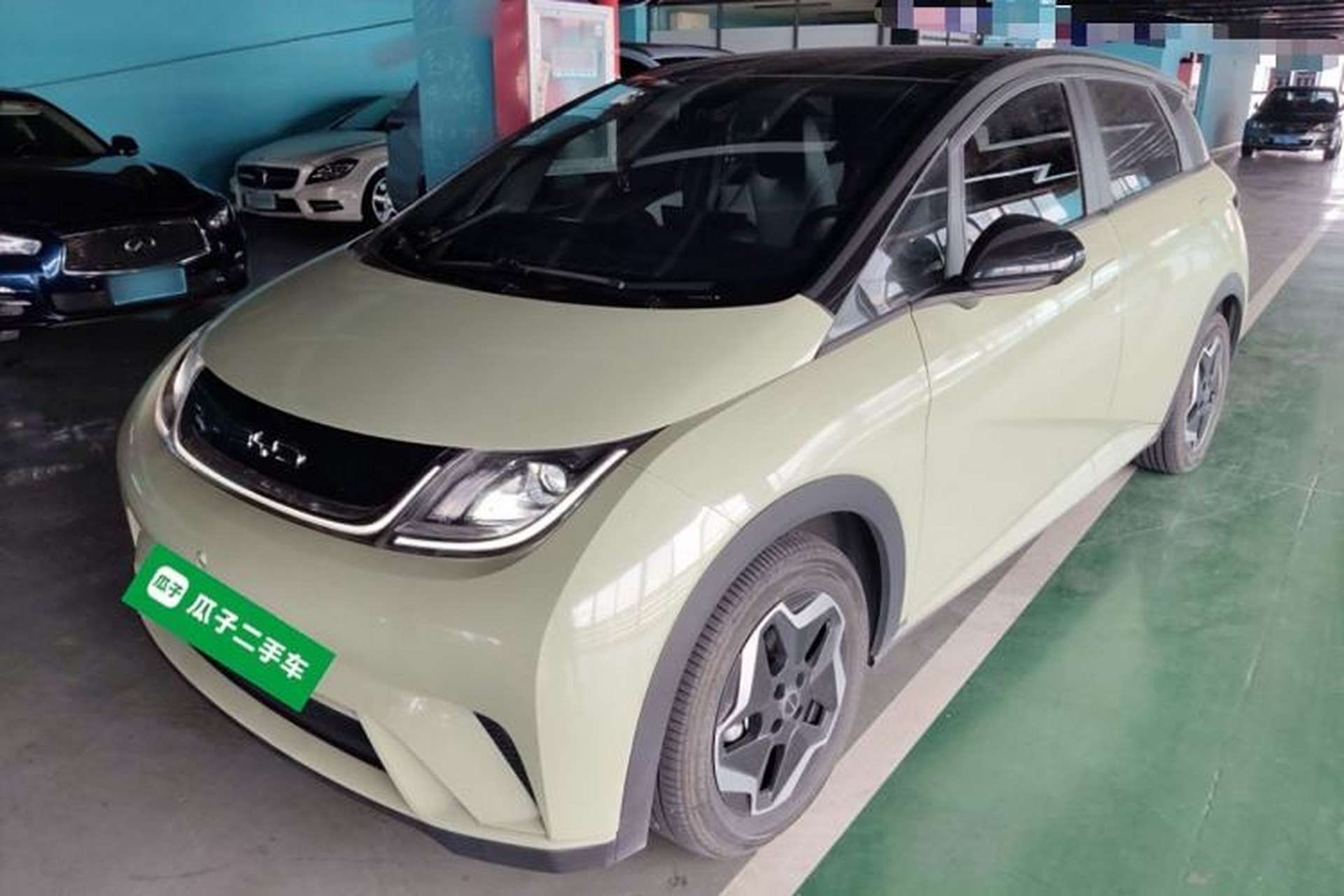 Used BYD Dolphin 2021 405 km Fashion Edition Front Left 45 Deg