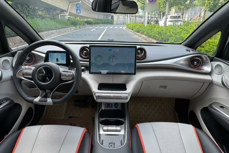 Used BYD Dolphin 2021 405 km Fashion Edition Interior 2