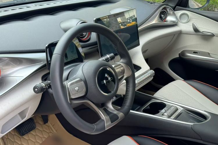 Used BYD Dolphin 2021 405 km Fashion Edition Interior 3
