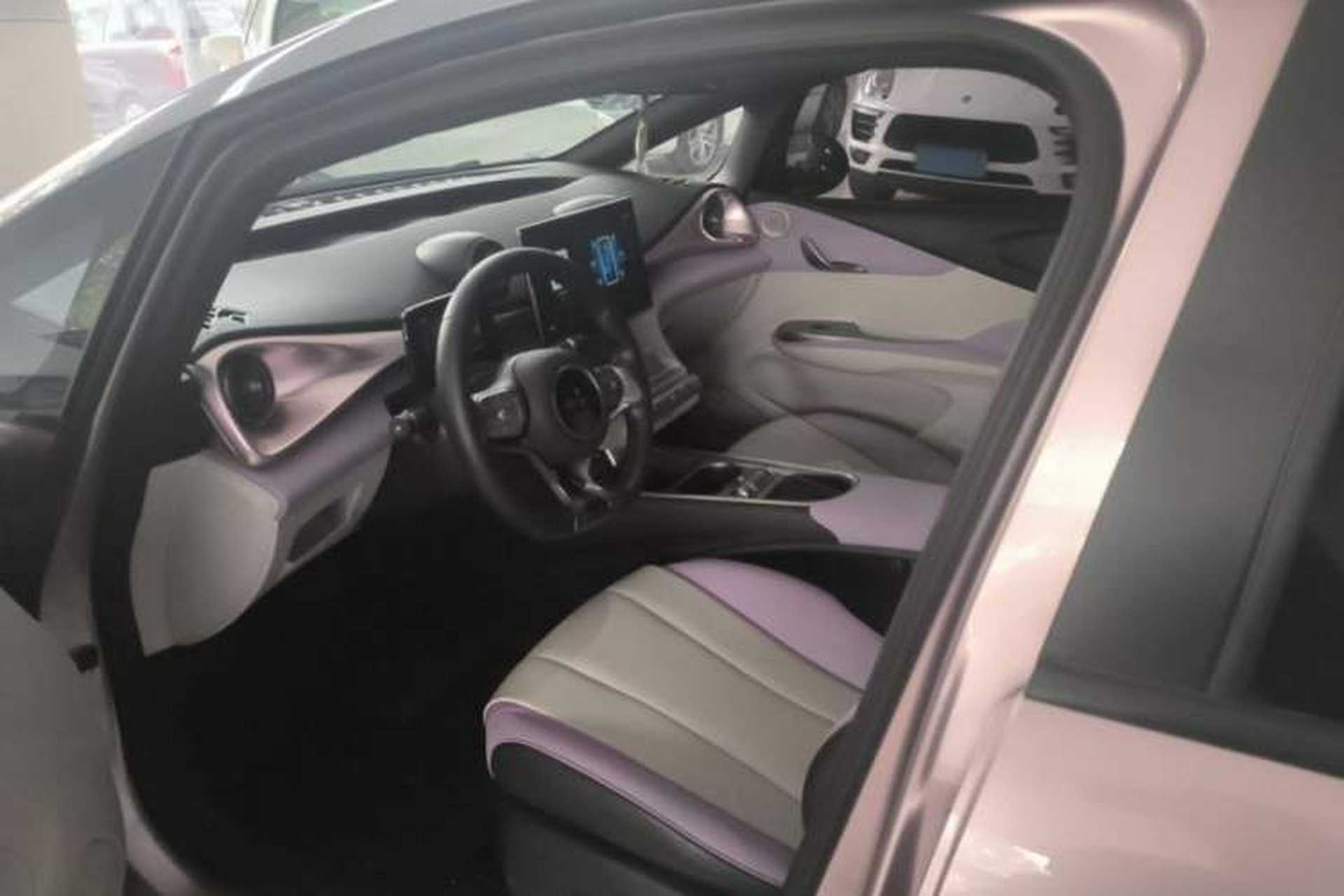 Used BYD Dolphin 2021 405 km Fashion Edition Interior 4