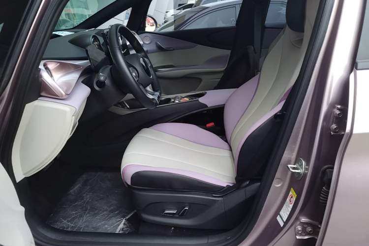 Used BYD Dolphin 2021 405 km Fashion Edition Left Front Seat