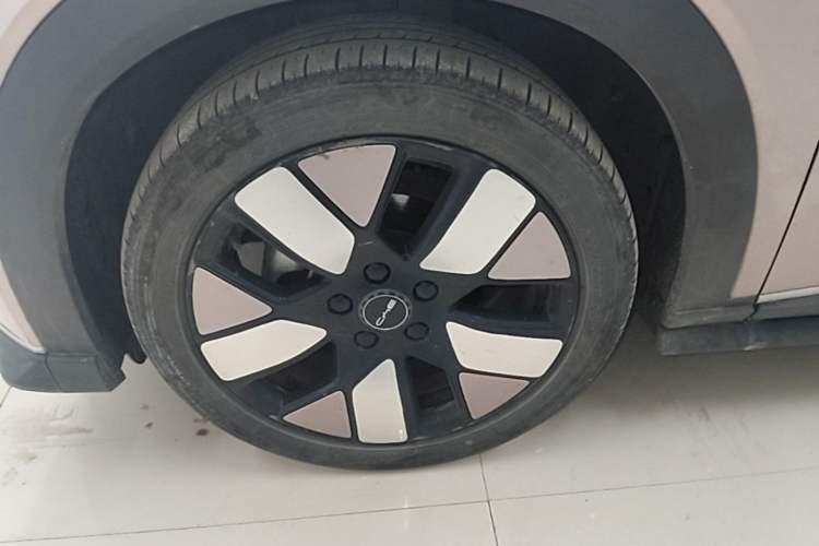 Used BYD Dolphin 2021 401km Knight Edition Left Front Wheel Hub