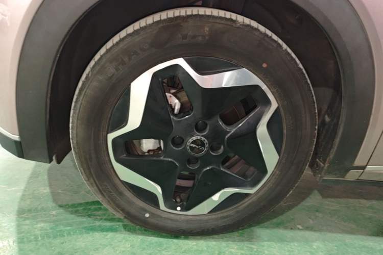 Used BYD Dolphin 2021 405 km Fashion Edition Left Front Wheel Hub