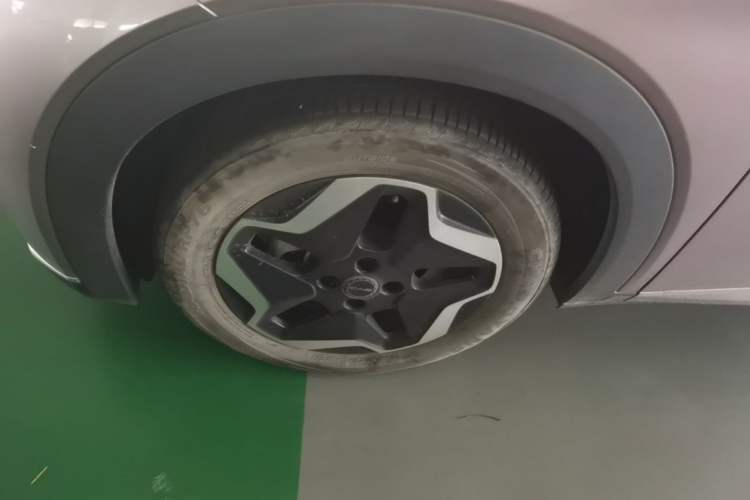 Used BYD Dolphin 2021 405 km Fashion Edition Left Front Wheel Hub