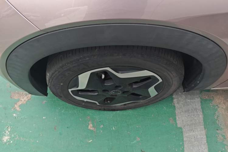Used BYD Dolphin 2021 405 km Fashion Edition Left Front Wheel Hub