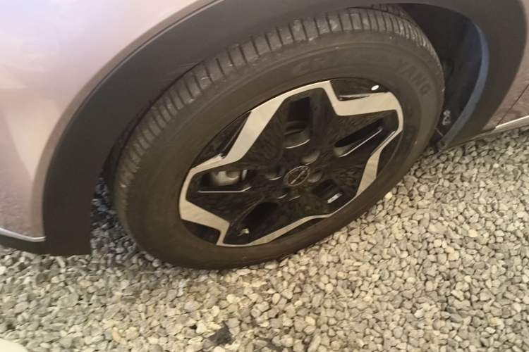 Used BYD Dolphin 2021 405 km Fashion Edition Left Front Wheel Hub