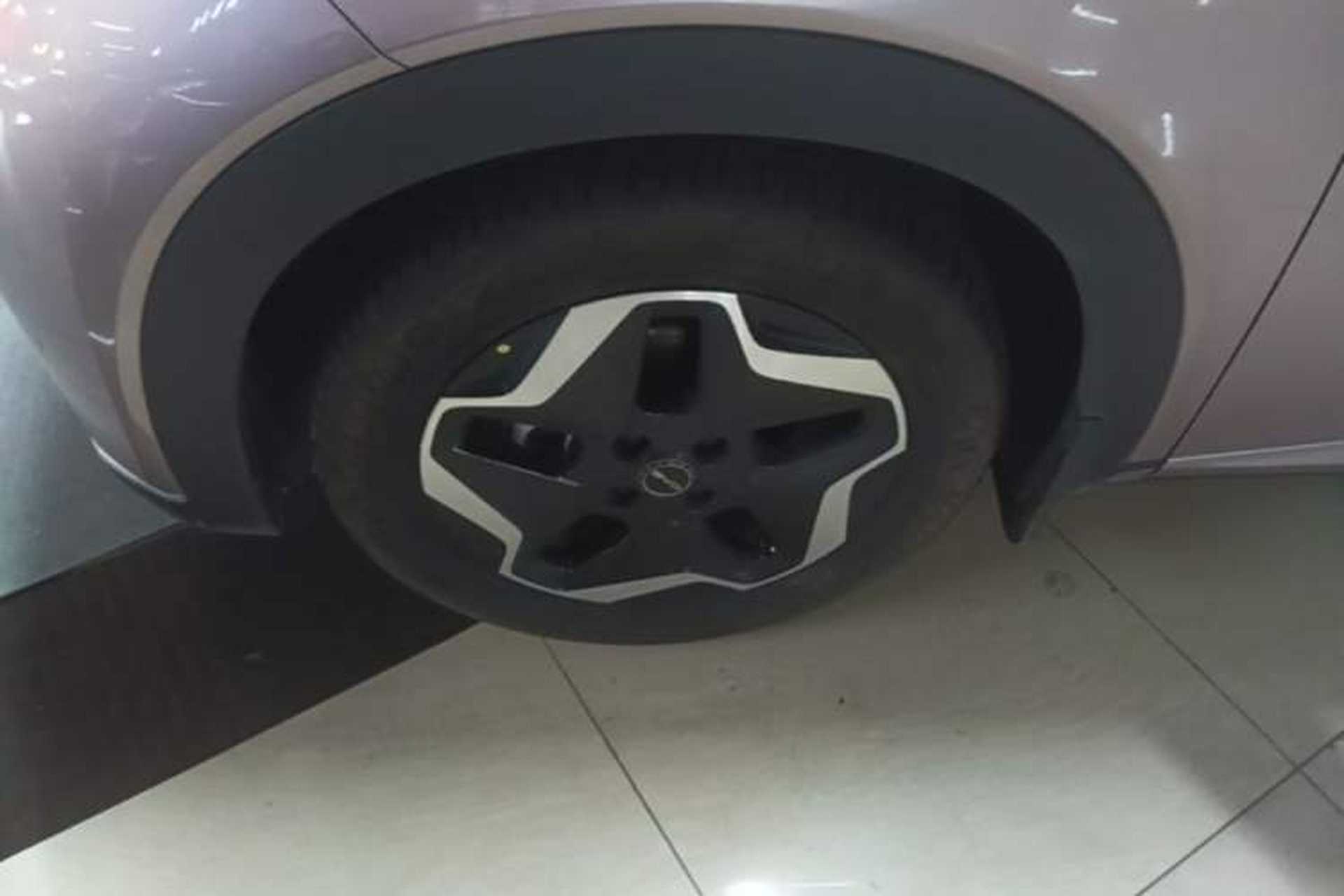 Used BYD Dolphin 2021 405 km Fashion Edition Left Front Wheel Hub