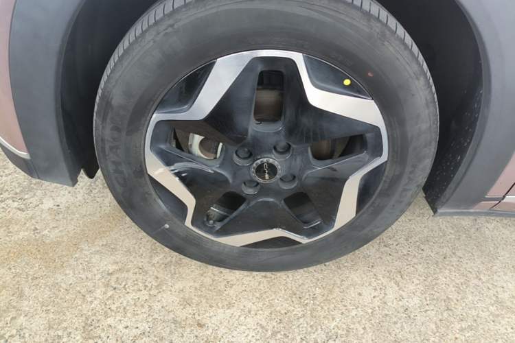 Used BYD Dolphin 2021 405 km Fashion Edition Left Front Wheel Hub