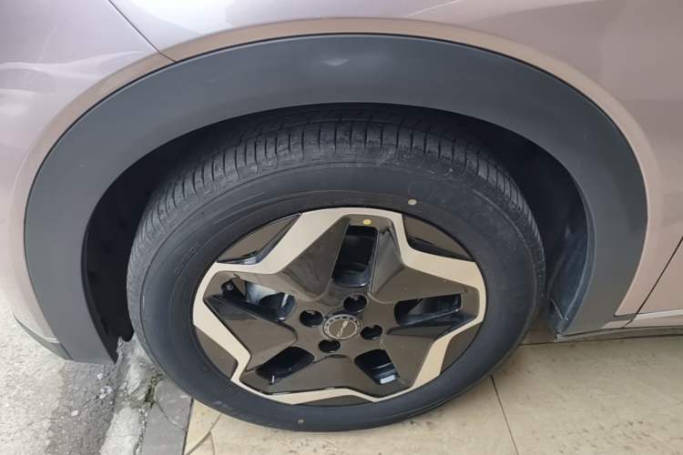 Used BYD Dolphin 2021 405 km Fashion Edition Left Front Wheel Hub