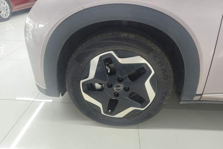 Used BYD Dolphin 2021 405 km Fashion Edition Left Front Wheel Hub