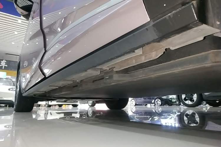 Used BYD Dolphin 2021 405 km Fashion Edition Left Side Sill