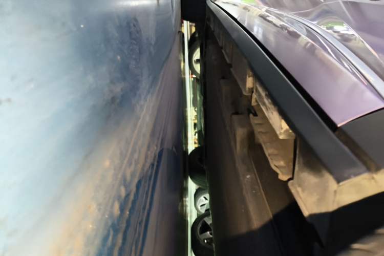 Used BYD Dolphin 2021 405 km Fashion Edition Left Side Sill