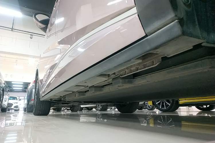 Used BYD Dolphin 2021 405 km Fashion Edition Left Side Sill