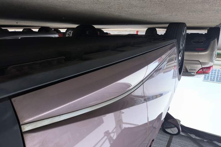 Used BYD Dolphin 2021 405 km Fashion Edition Left Side Sill