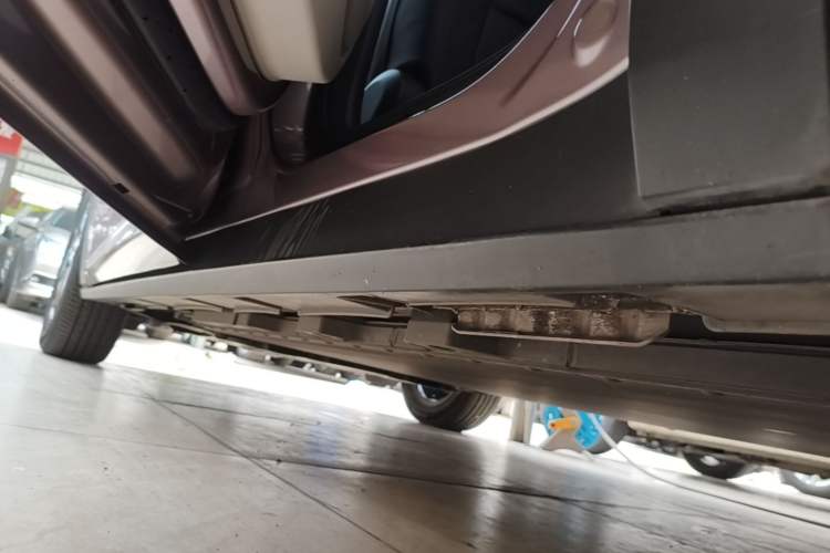 Used BYD Dolphin 2021 405 km Fashion Edition Left Side Sill