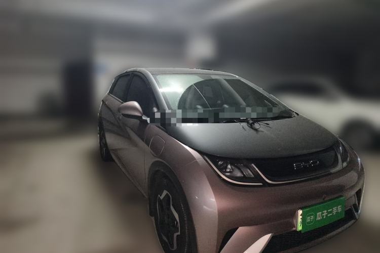 Used BYD Dolphin 2021 405 km Fashion Edition Front Right 45 Deg