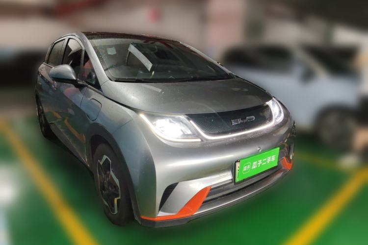 Used BYD Dolphin 2021 405 km Fashion Edition Front Right 45 Deg