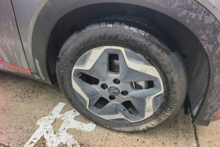 Used BYD Dolphin 2021 405 km Free Version Right Front Wheel Hub