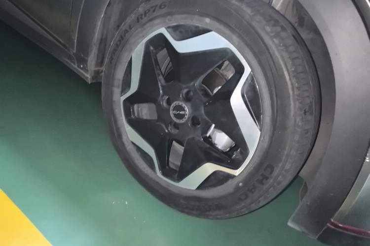 Used BYD Dolphin 2021 405 km Free Version Right Front Wheel Hub