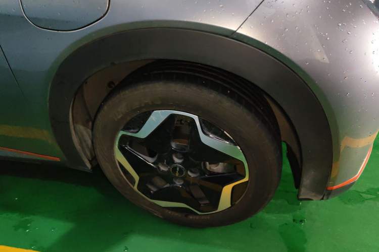 Used BYD Dolphin 2021 405 km Fashion Edition Right Front Wheel Hub