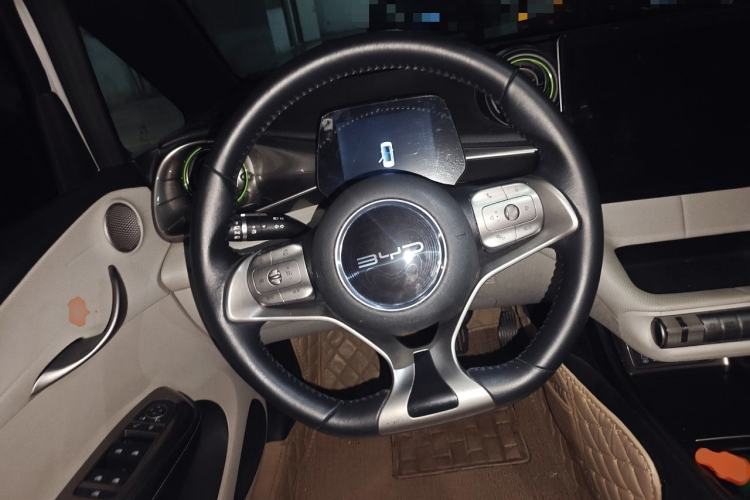 Used BYD Dolphin 2021 405 km Fashion Edition Steering Wheel