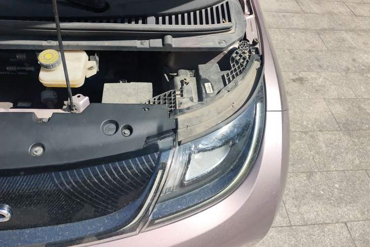 Used BYD Dolphin 2021 405 km Fashion Edition Engine Bay Left