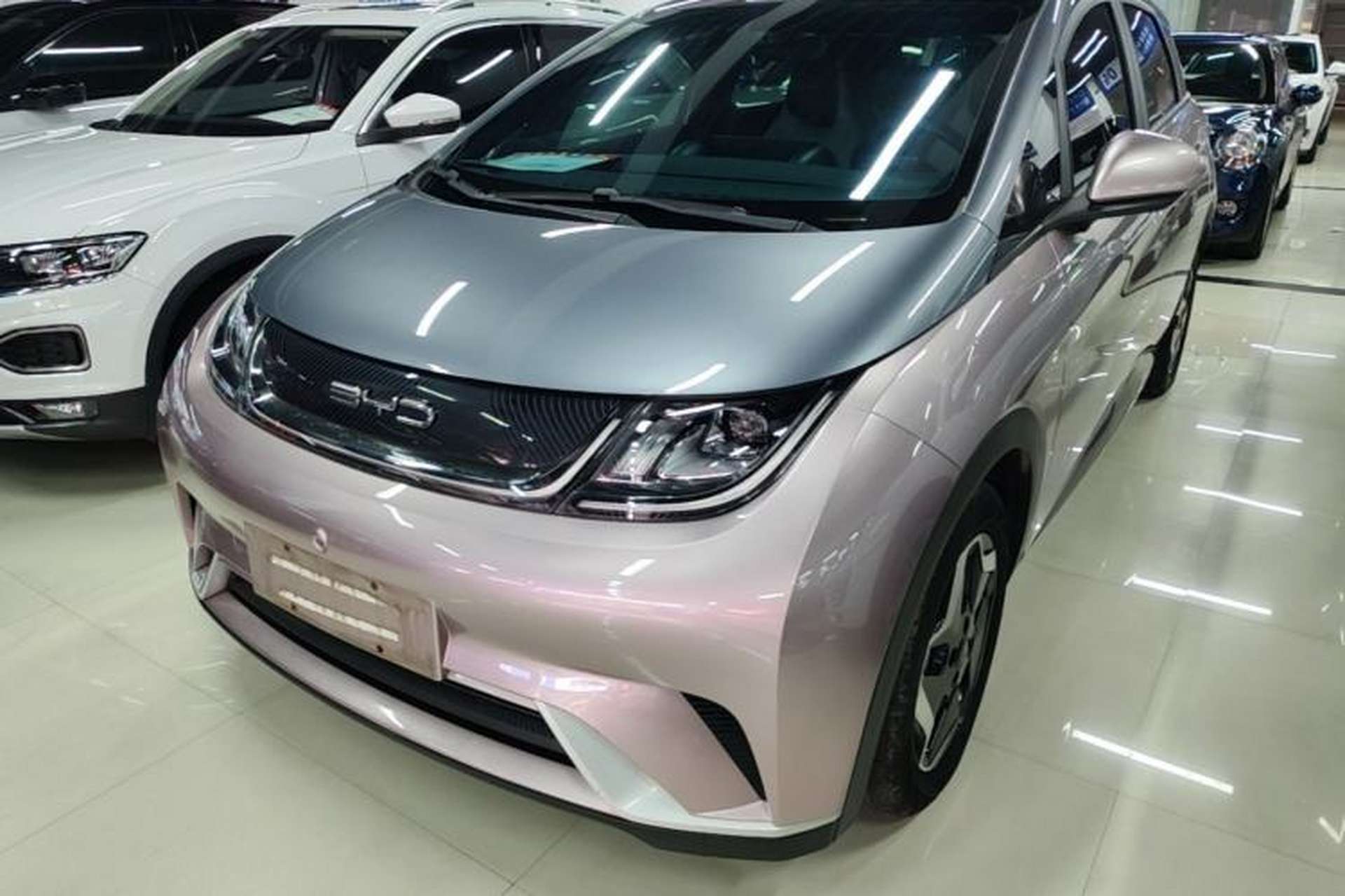Used BYD Dolphin 2021 405 km Fashion Edition Front Left 45 Deg