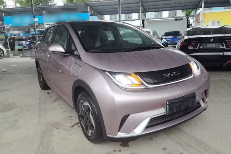 Used BYD Dolphin 2021 405 km Fashion Edition Front Right 45 Deg