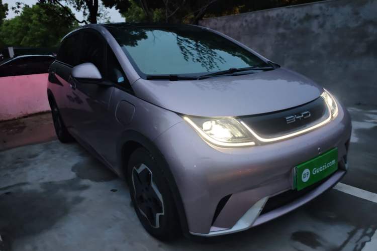 Used BYD Dolphin 2021 405 km Fashion Edition Front Right 45 Deg