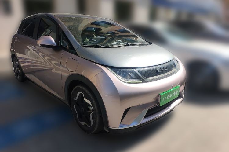 Used BYD Dolphin 2021 405 km Fashion Edition Front Right 45 Deg